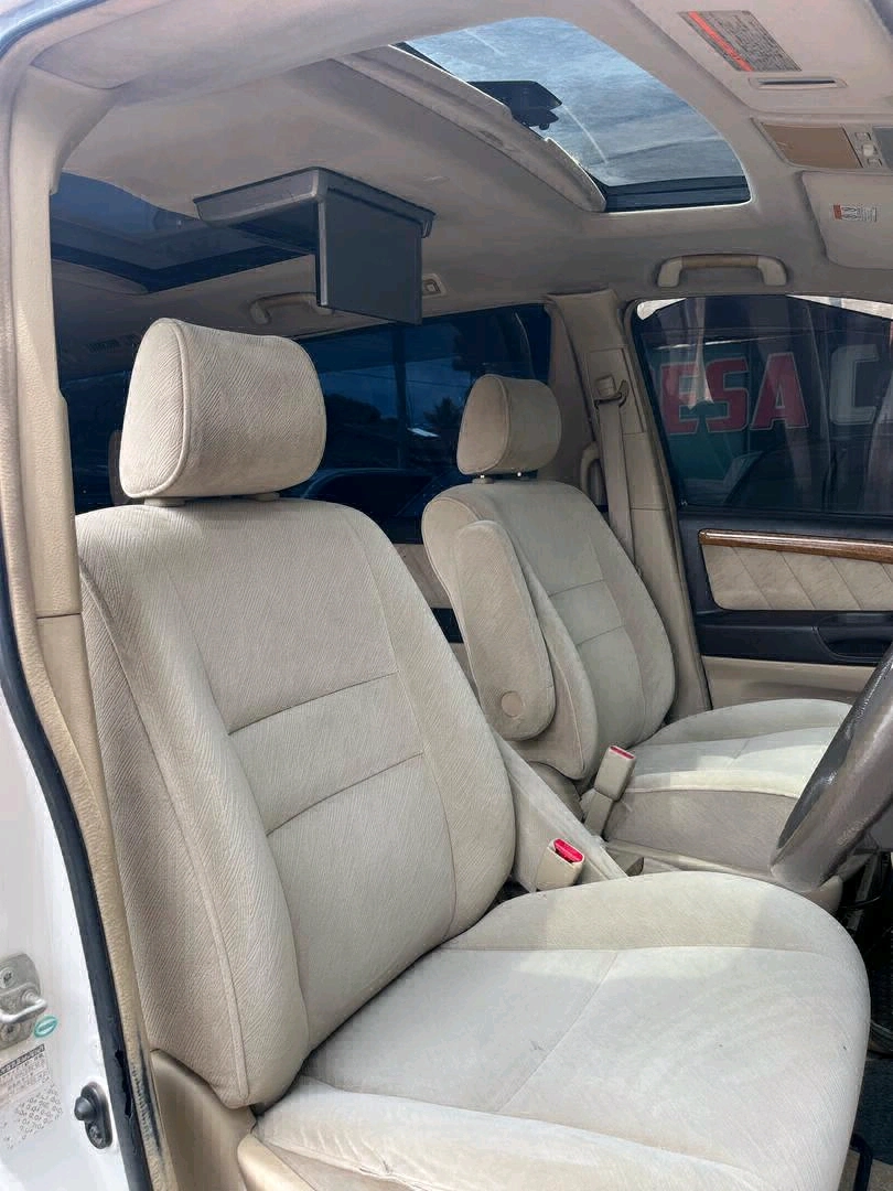 White Toyota Alphard Minivan thumbnail 9