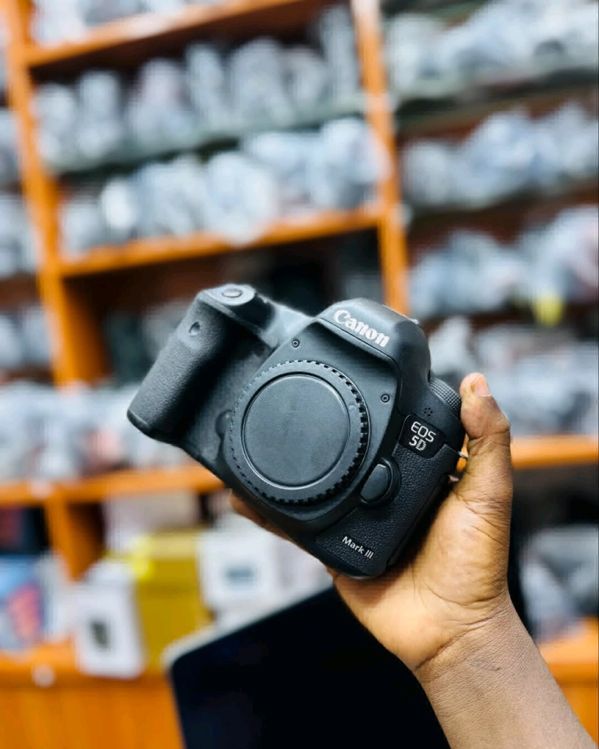 Canon 5D Mark III DSLR Camera