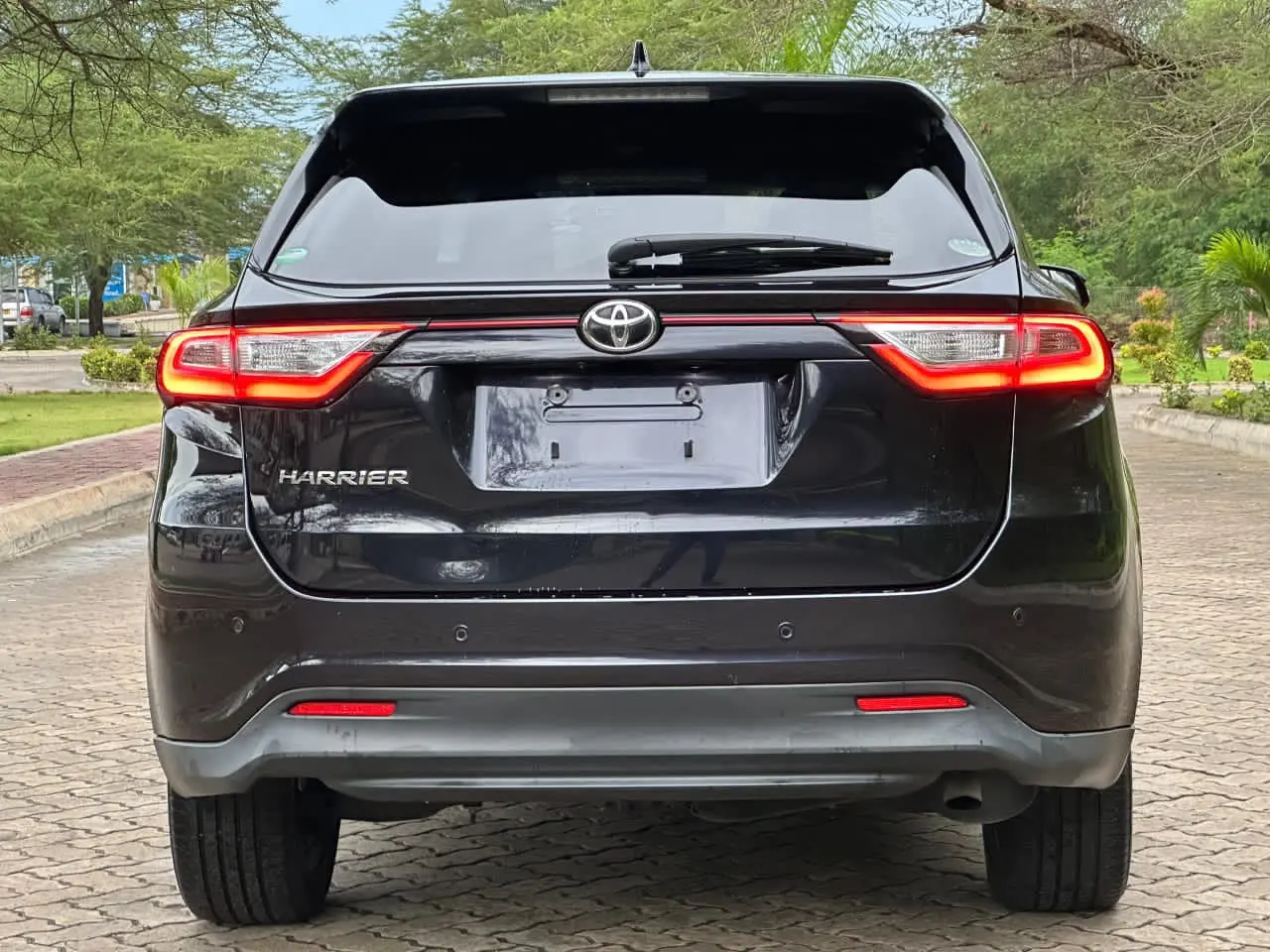 Toyota Harrier Anaconda 2017 thumbnail 2