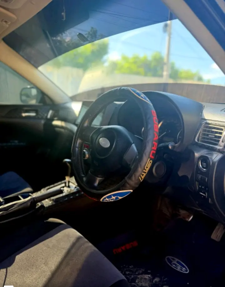 Subaru Hatchback - Black (DUT) thumbnail 3