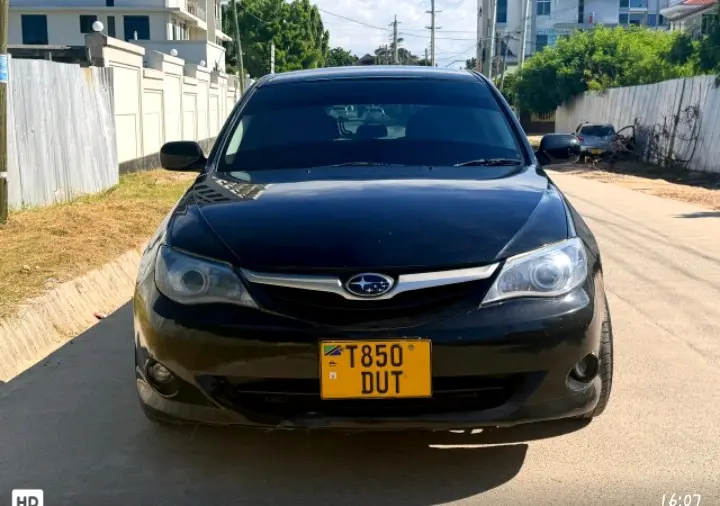 Subaru Hatchback - Black (DUT) thumbnail 6