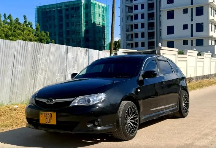 Subaru Hatchback - Black (DUT) thumbnail 7