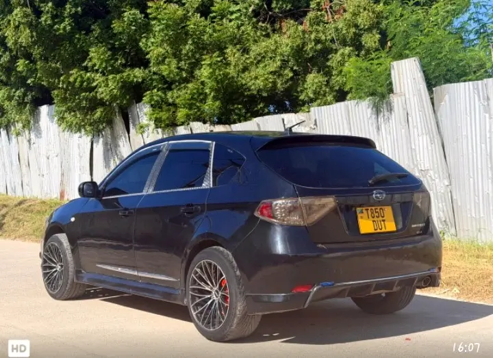 Subaru Hatchback - Black (DUT) thumbnail 9