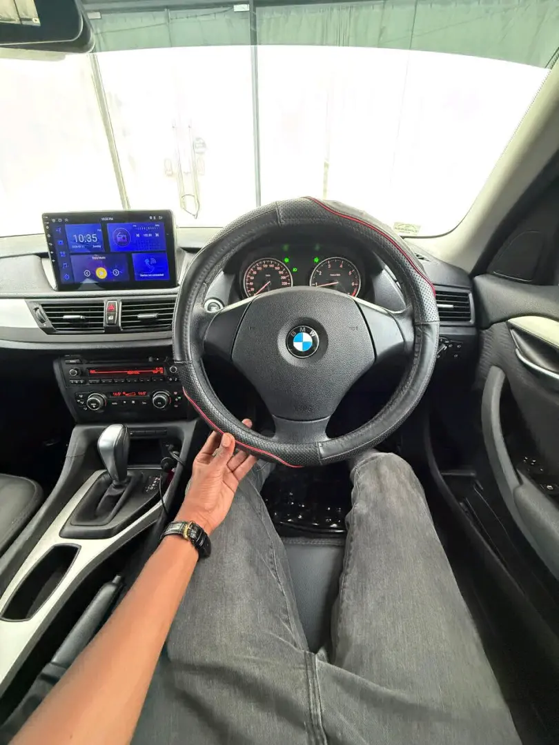 BMW X1 SUV 2011 Model, Black thumbnail 6