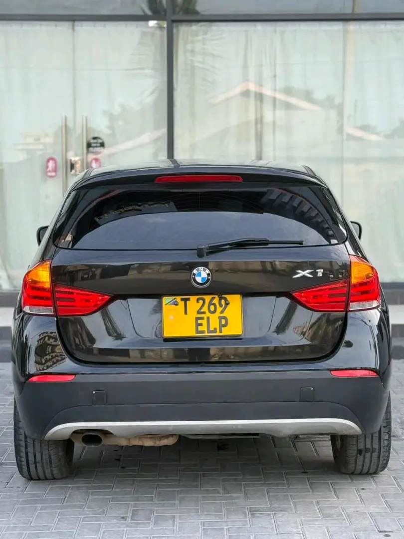 BMW X1 SUV 2011 Model, Black thumbnail 8