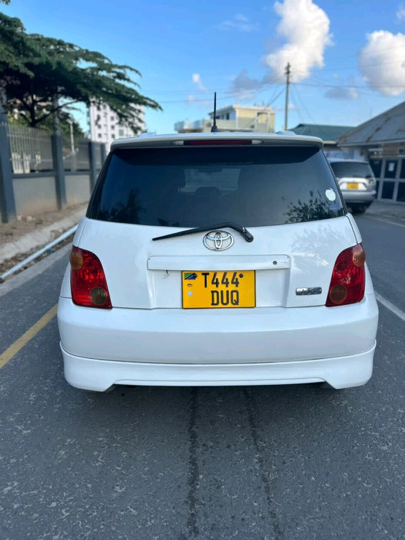 Toyota Ist 2004 (1290 CC) with Android TV thumbnail 3