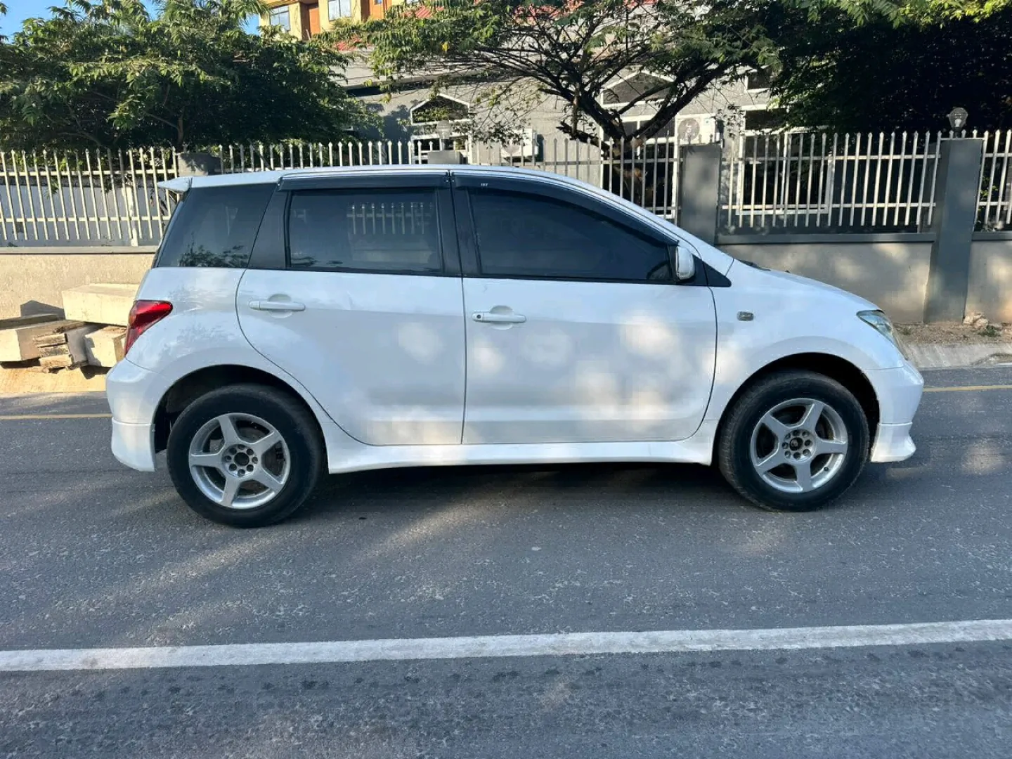 Toyota Ist 2004 (1290 CC) with Android TV thumbnail 6