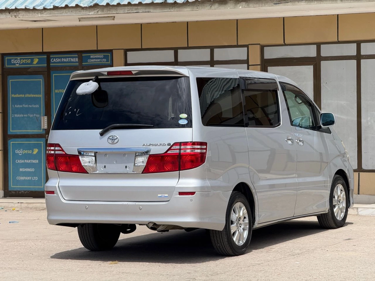 Toyota Alphard 2006 Minivan 2400cc thumbnail 2
