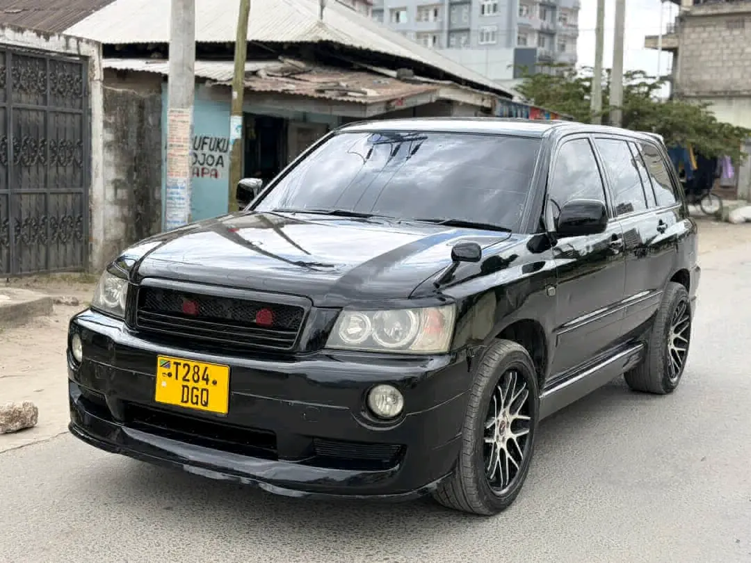 Toyota Kluger SUV 2003 Nyeusi thumbnail 5