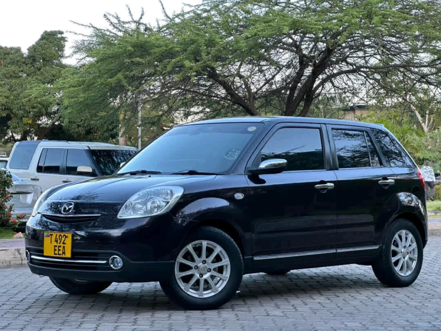 Used Mazda Verisa 2010 Hatchback (1490cc) thumbnail 4