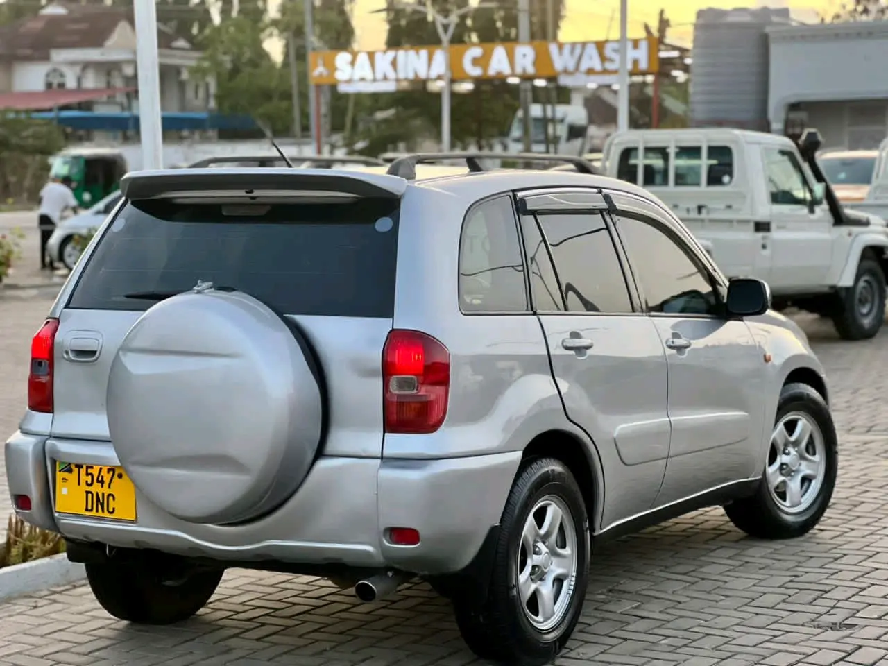 Toyota RAV4 Silver 1ZZ VVTi thumbnail 3