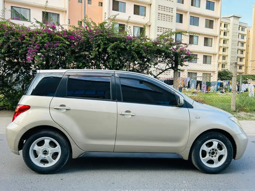 Toyota Ist 2005 (1290cc) - Low Mileage thumbnail 6