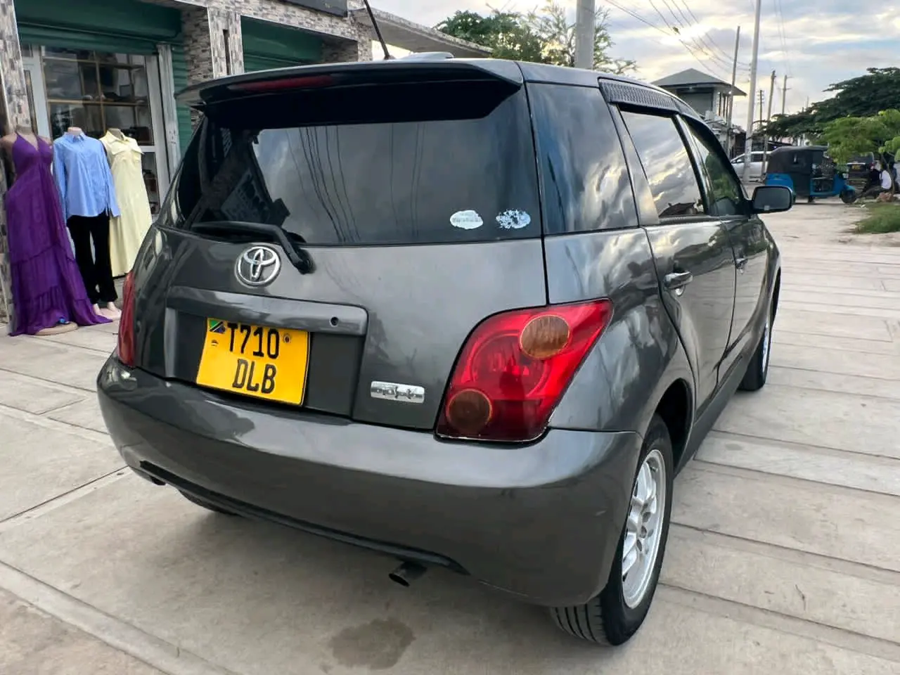 Toyota Ist 2004 (Reg DLB) thumbnail 2