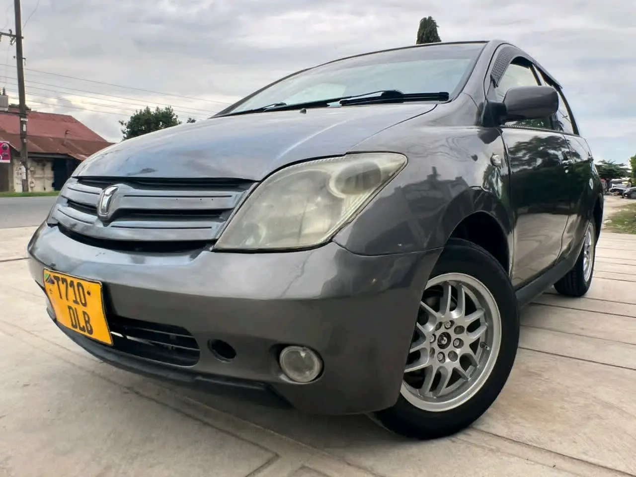 Toyota Ist 2004 (Reg DLB) thumbnail 3