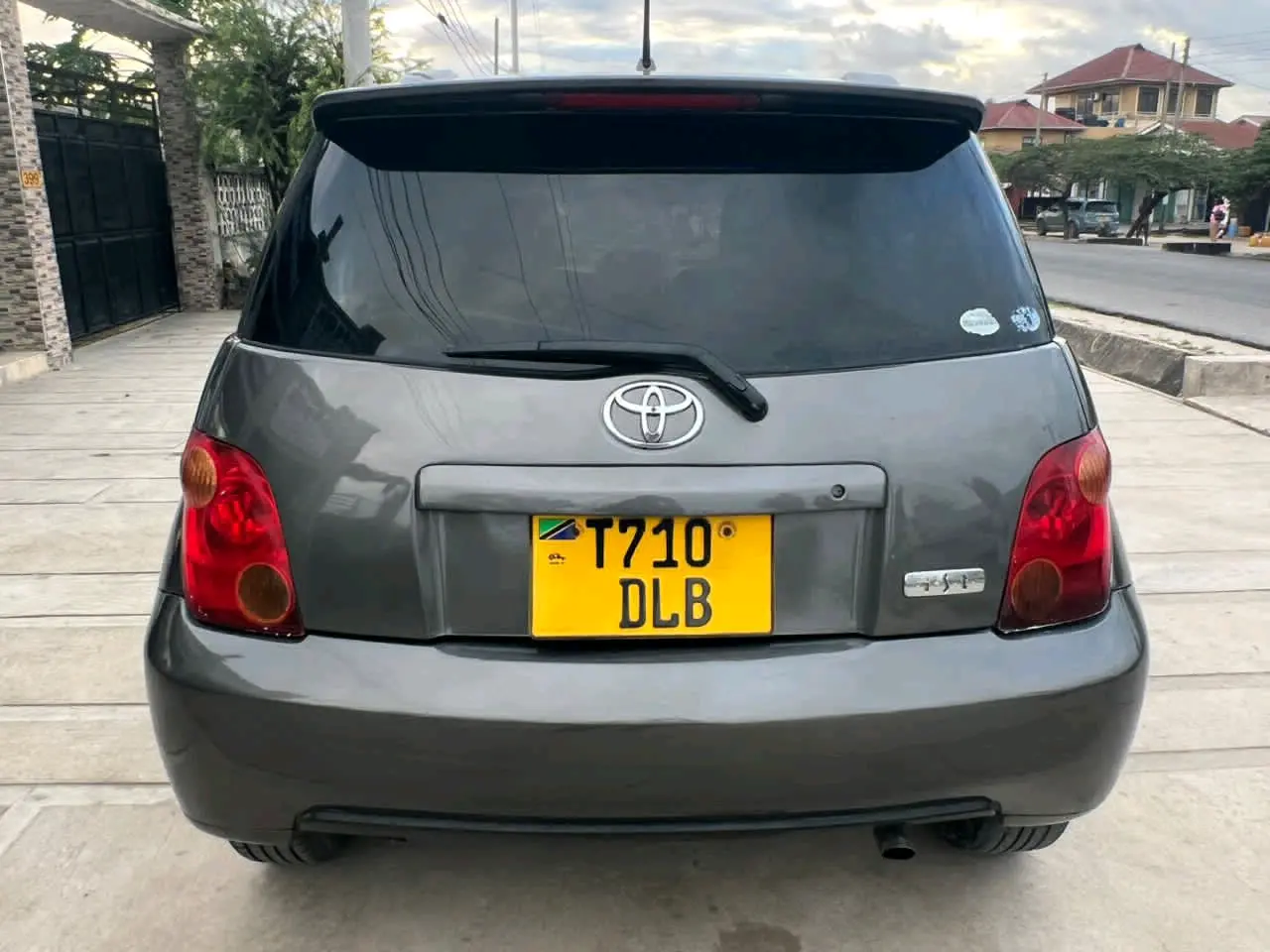 Toyota Ist 2004 (Reg DLB) thumbnail 5