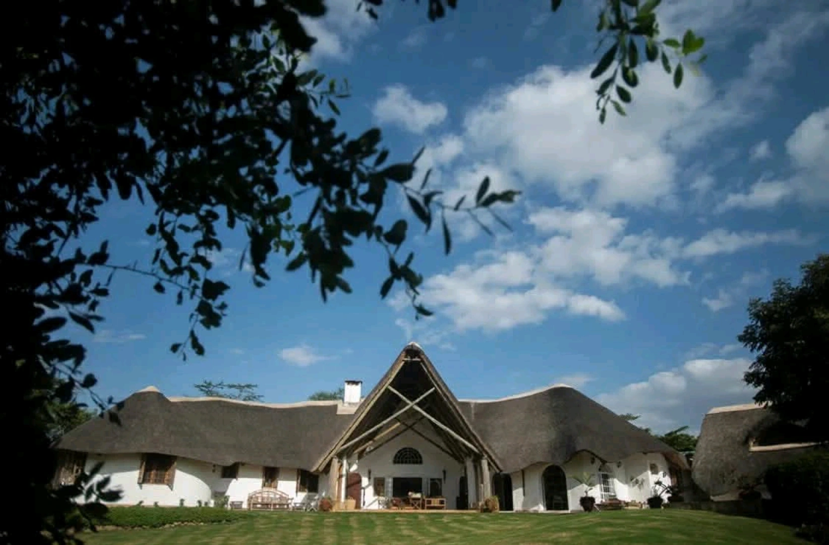 Magnificent 3-Bedroom Luxury Estate House for Sale in Dolly Estate, Arusha (68 Acres)