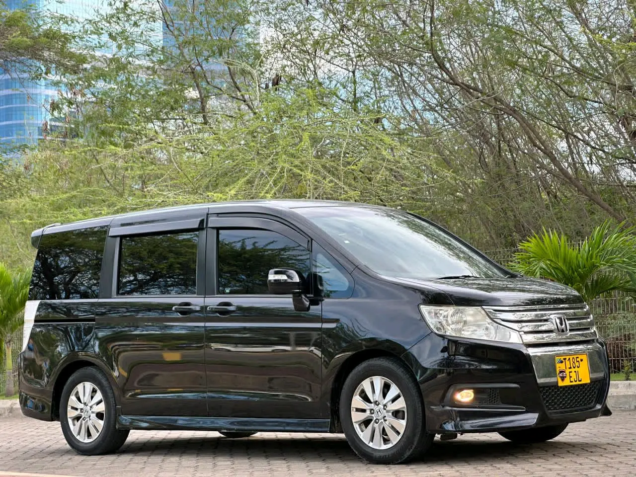 2009 Black Honda Step Wagon 2.0L AC Exchange Allowed thumbnail 2