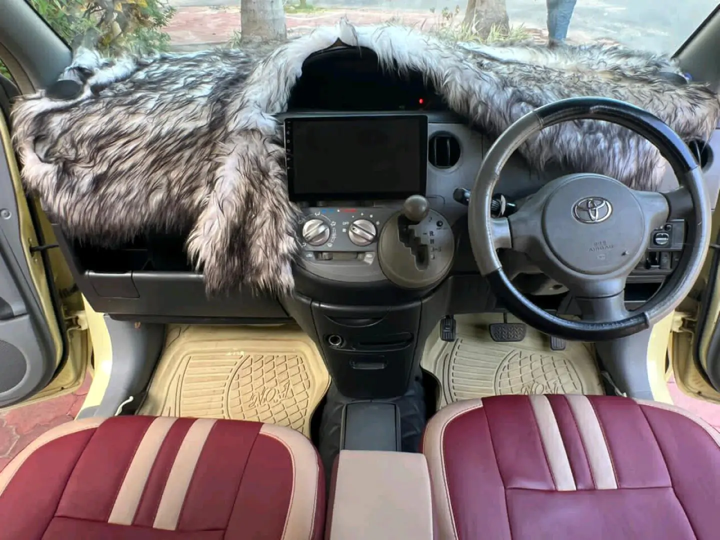 Toyota Sienta 2005, 1490cc, 93,000 km thumbnail 6