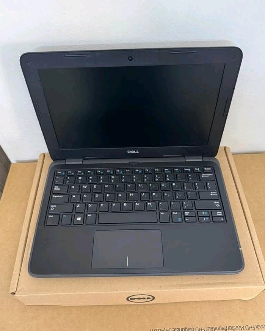 Dell Latitude 3190 Laptop - 4GB RAM, 192GB SSD thumbnail 8