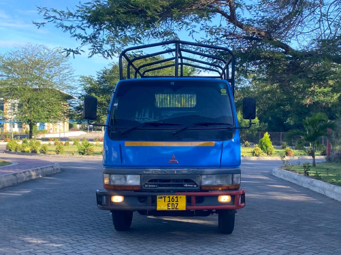Mitsubishi Canter Dumper Truck 1996 (4160cc)
