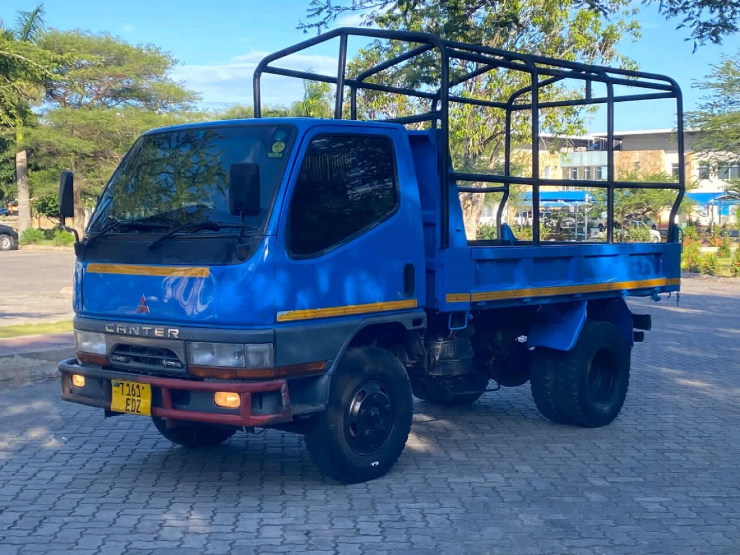 Mitsubishi Canter Dumper Truck 1996 (4160cc) thumbnail 3
