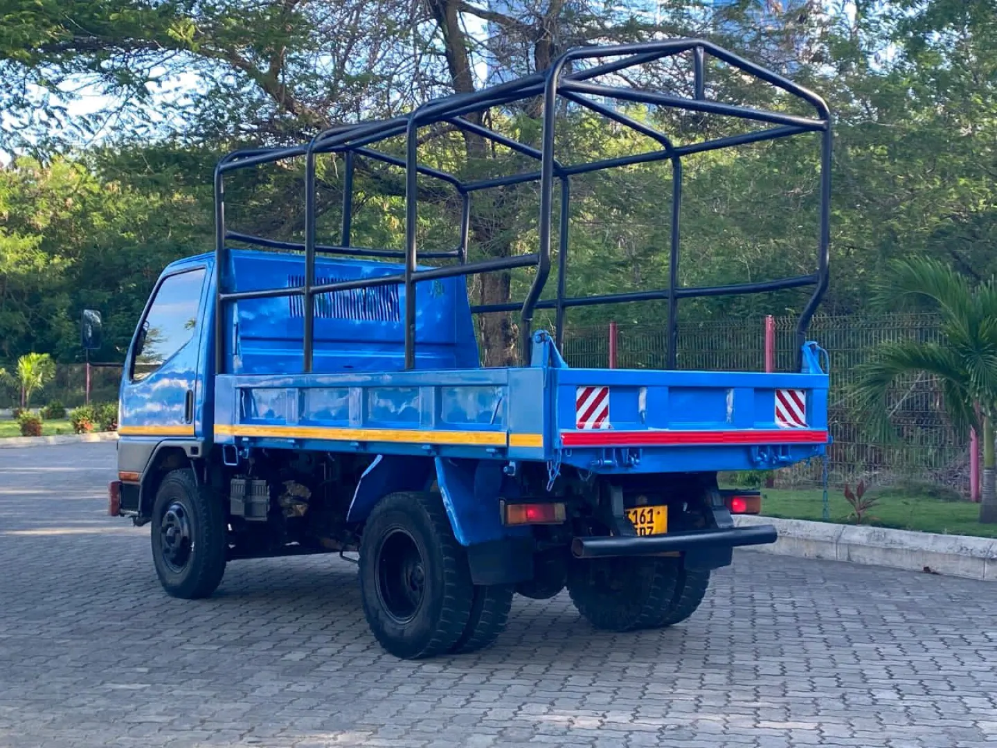 Mitsubishi Canter Dumper Truck 1996 (4160cc) thumbnail 4