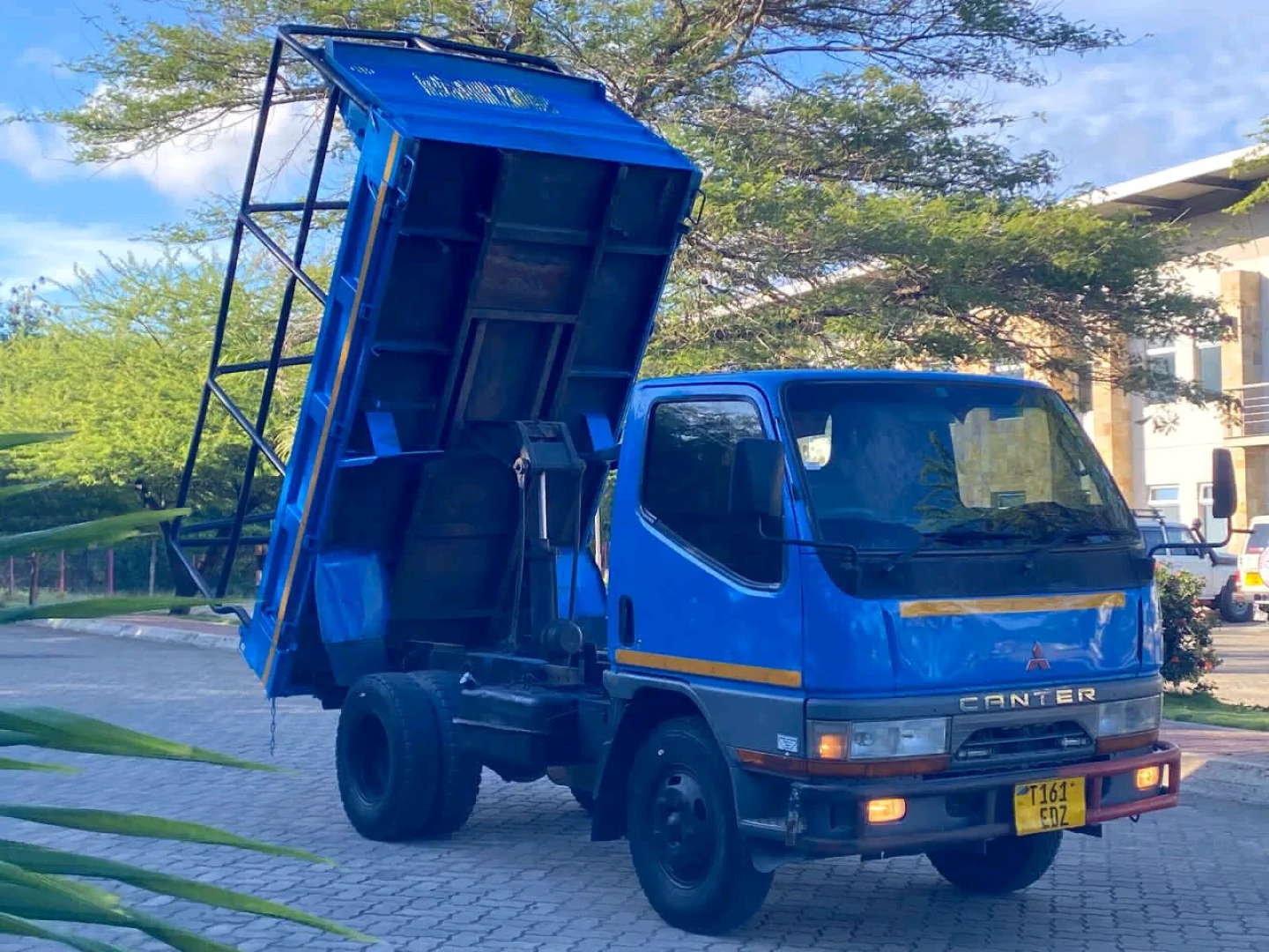 Mitsubishi Canter Dumper Truck 1996 (4160cc) thumbnail 5