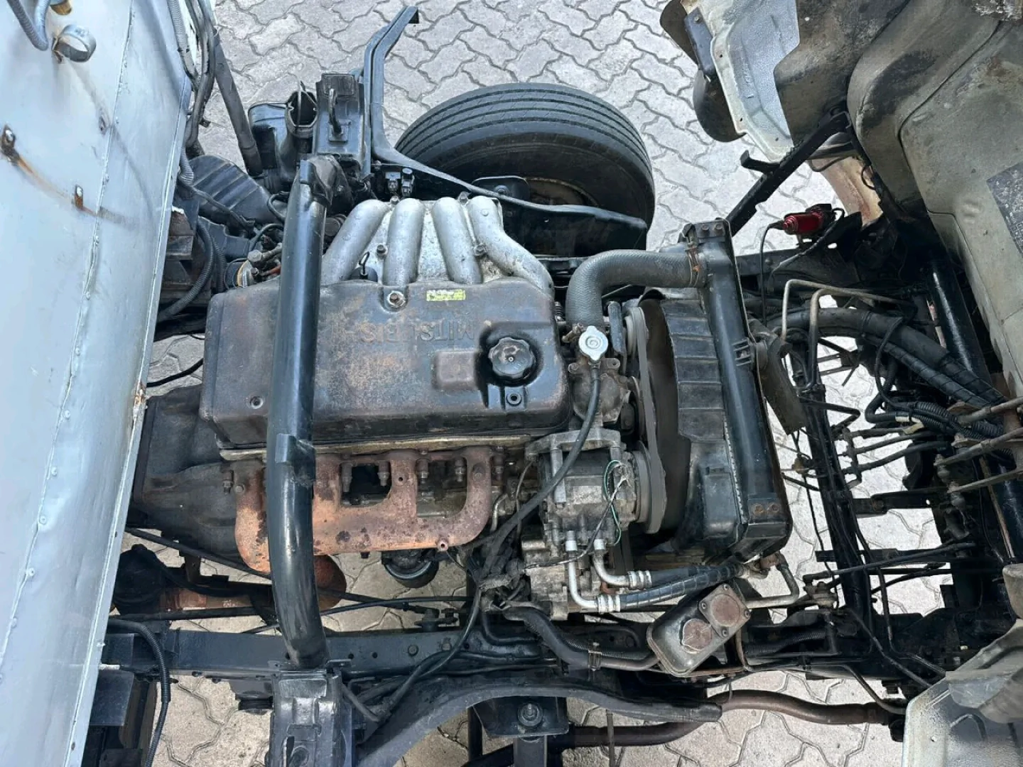 Used Mitsubishi Canter Box Truck (1999, 7 Ton) thumbnail 6