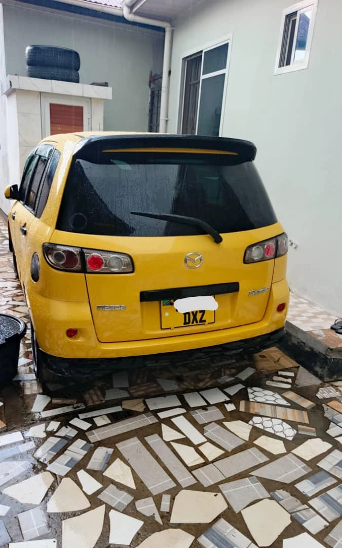 Mazda Demio DXZ Yellow Hatchback thumbnail 2