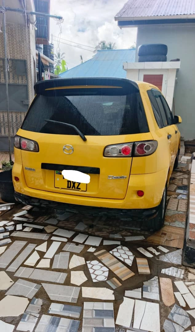 Mazda Demio DXZ Yellow Hatchback thumbnail 3