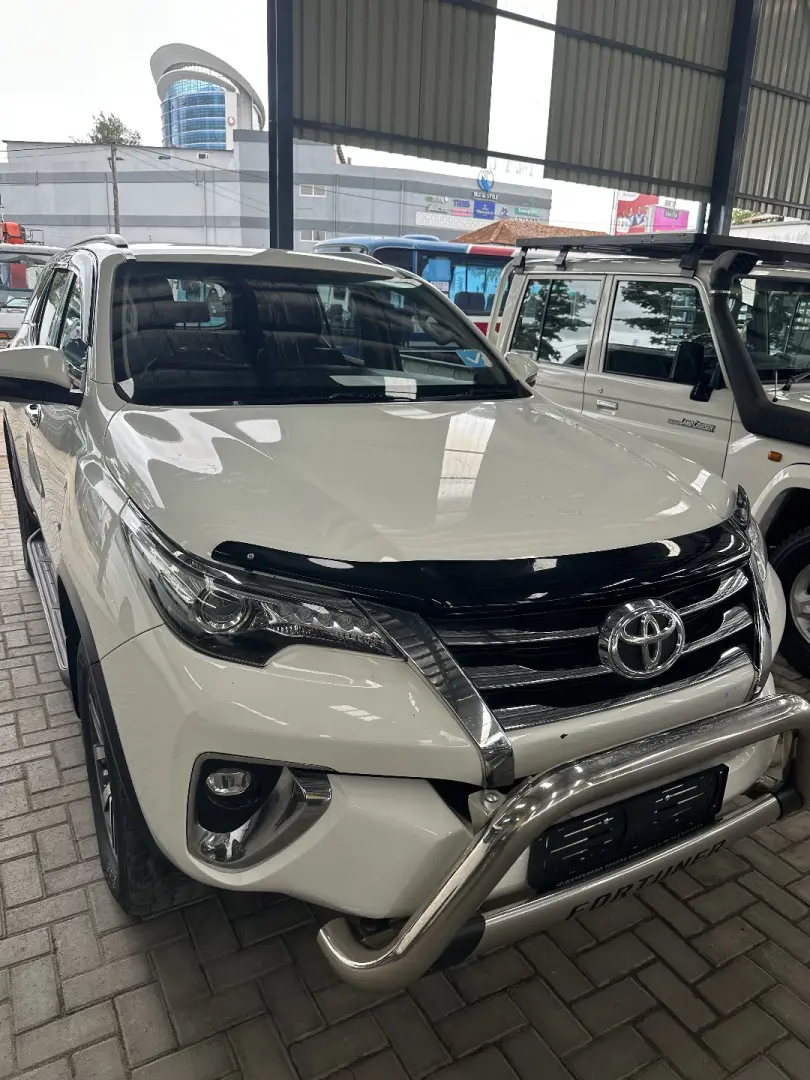 Toyota Fortuner 2019 thumbnail 2