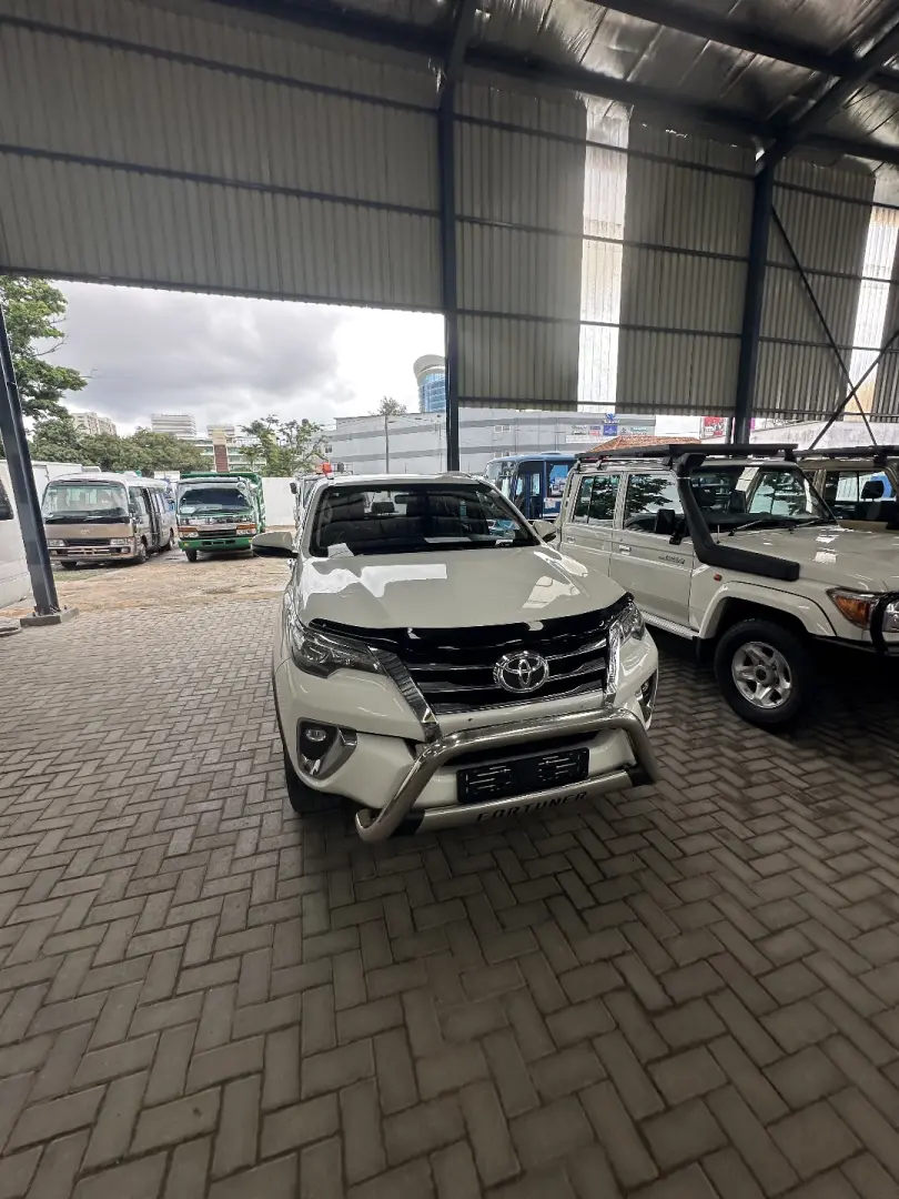 Toyota Fortuner 2019 thumbnail 3