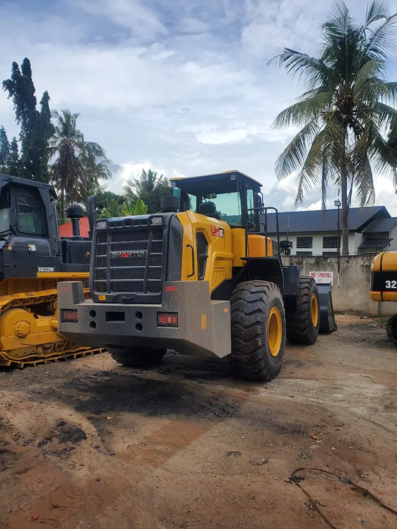 Shantui L55B5 Wheel Loader thumbnail 3