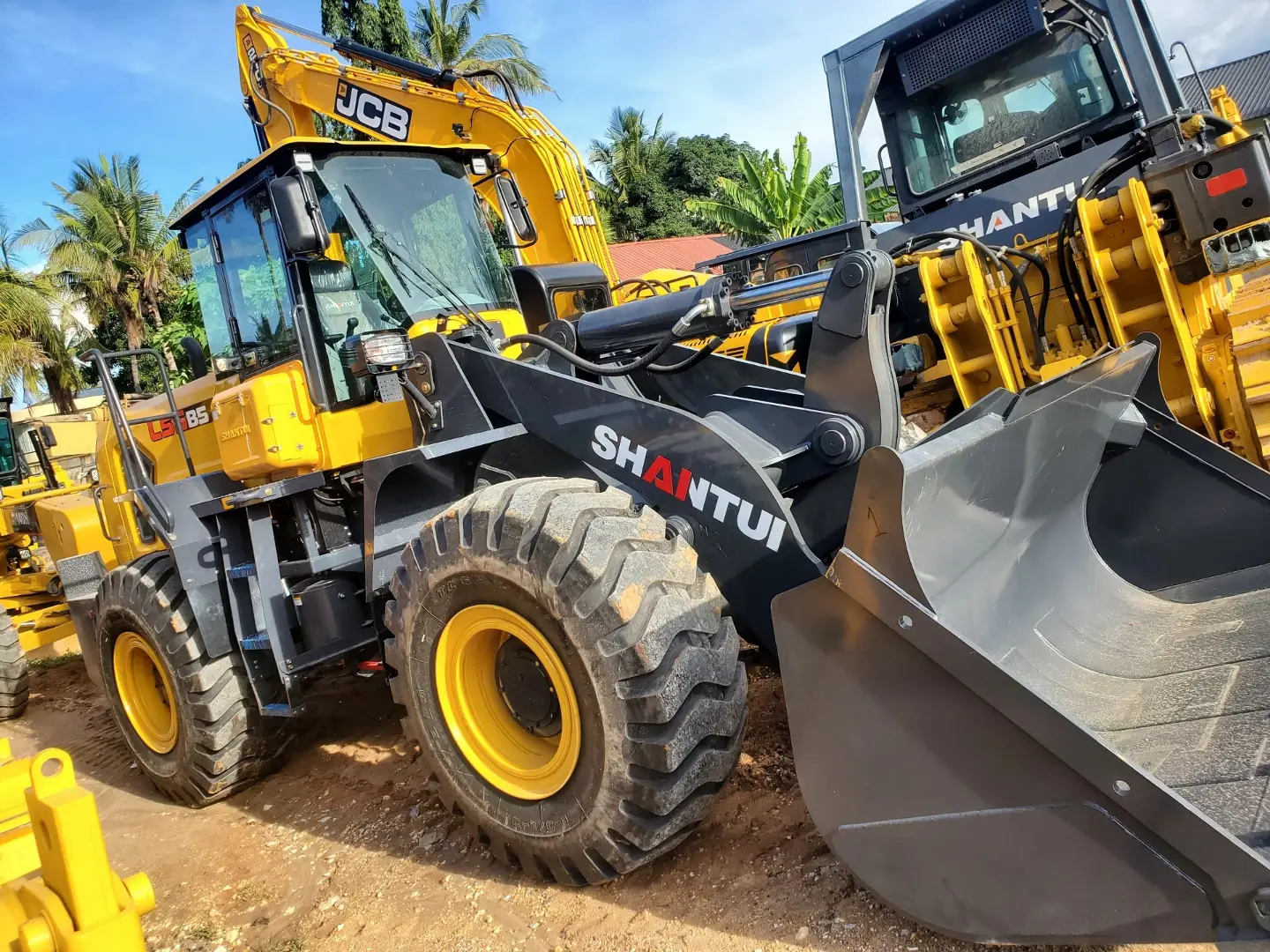 Shantui L55B5 Wheel Loader thumbnail 4