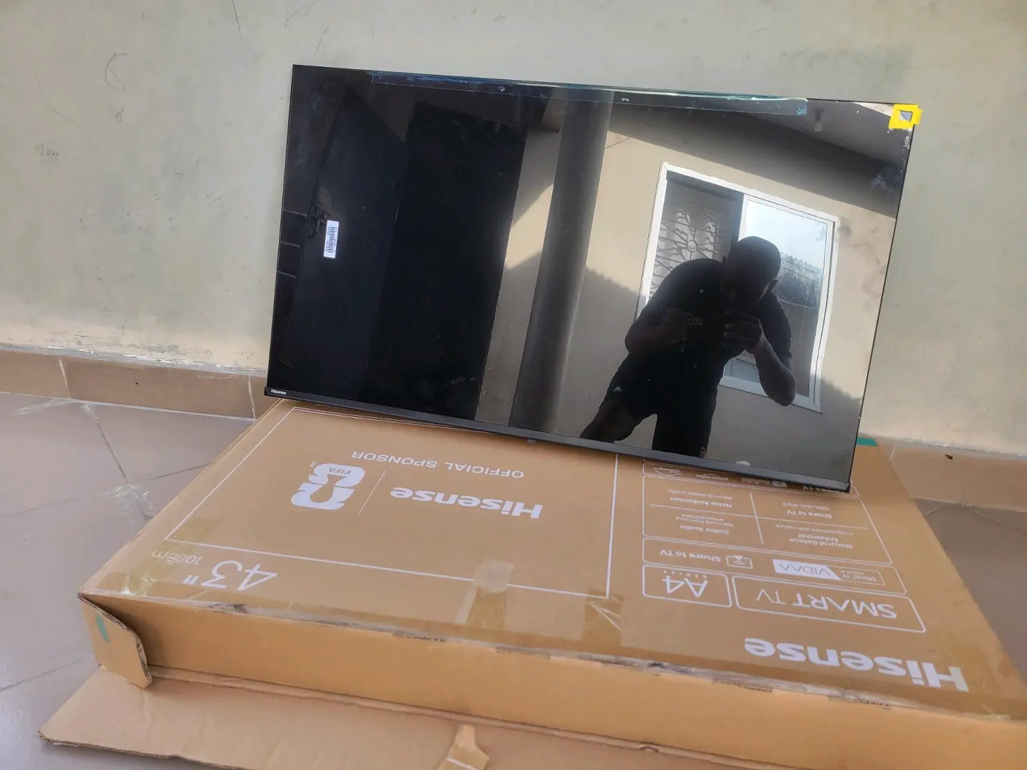 Hisense 43-inch Smart TV thumbnail 3