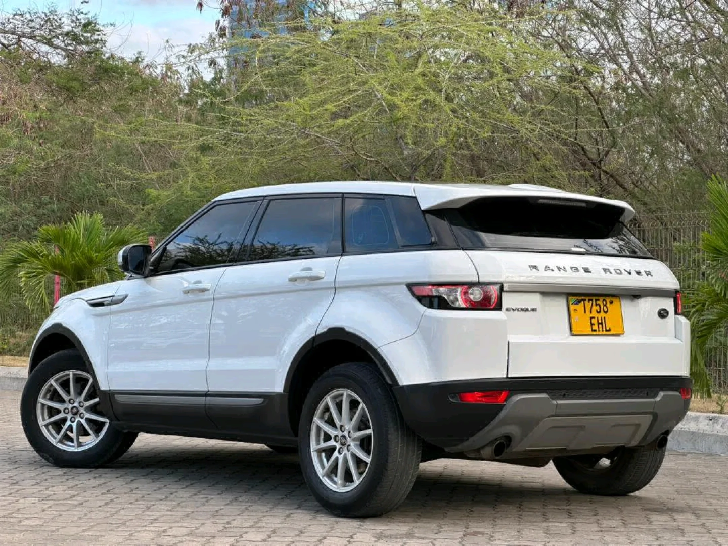 Range Rover Evoque 2013 Model for Sale thumbnail 2