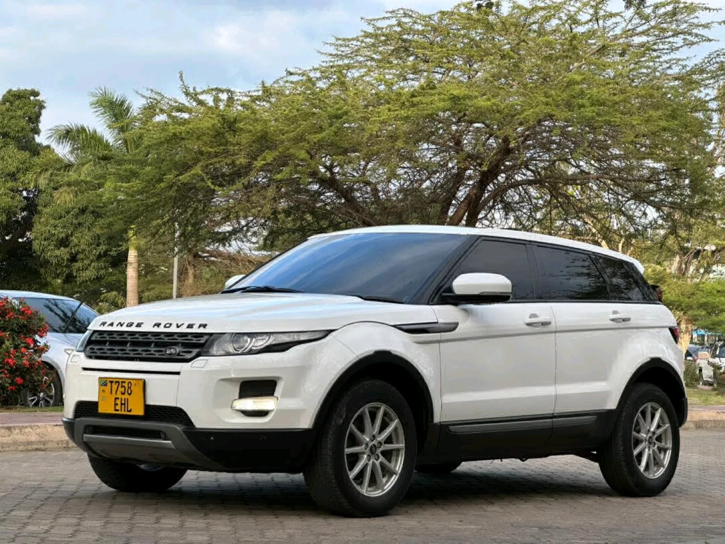 Range Rover Evoque 2013 Model for Sale thumbnail 3