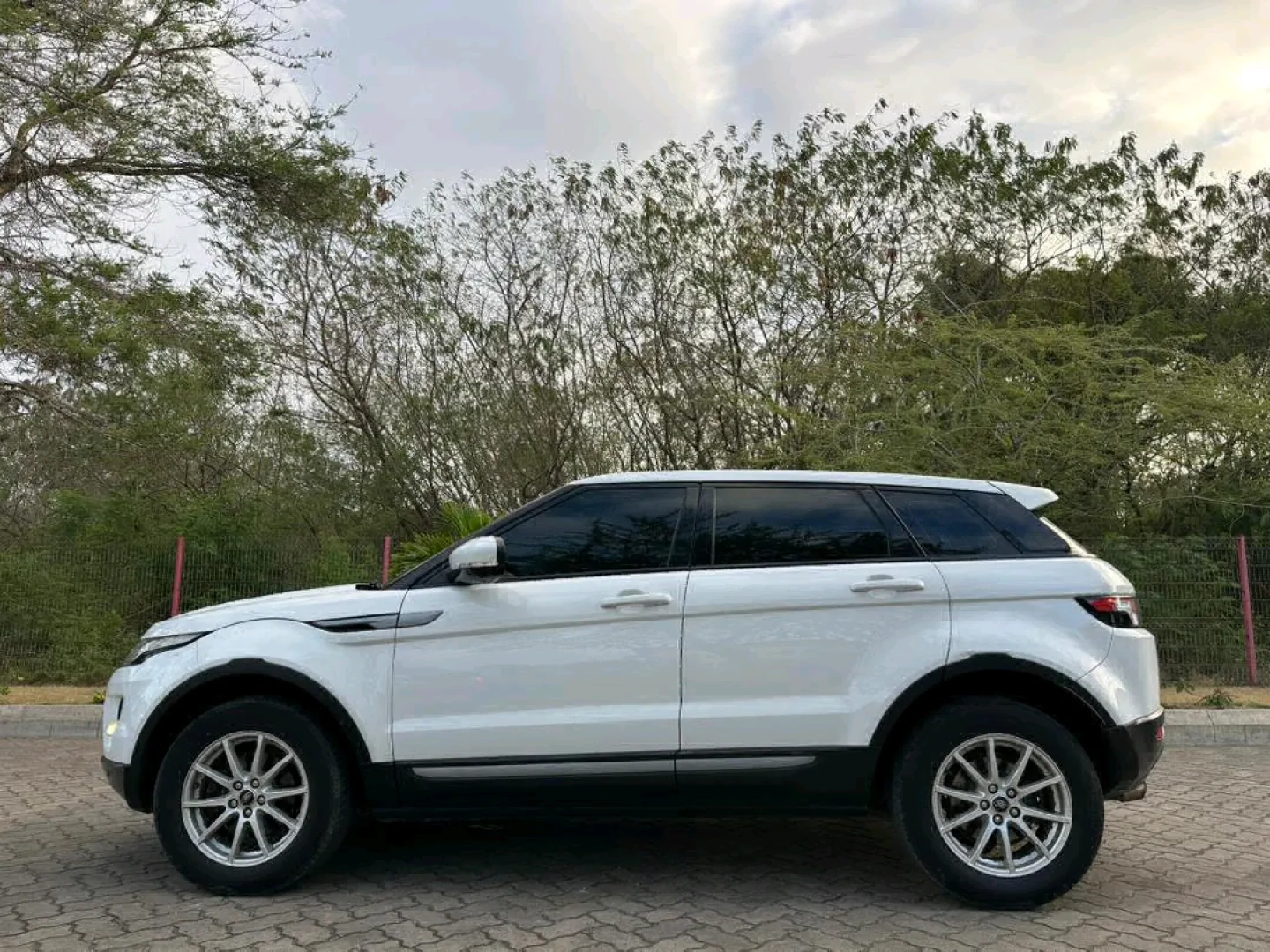 Range Rover Evoque 2013 Model for Sale thumbnail 6