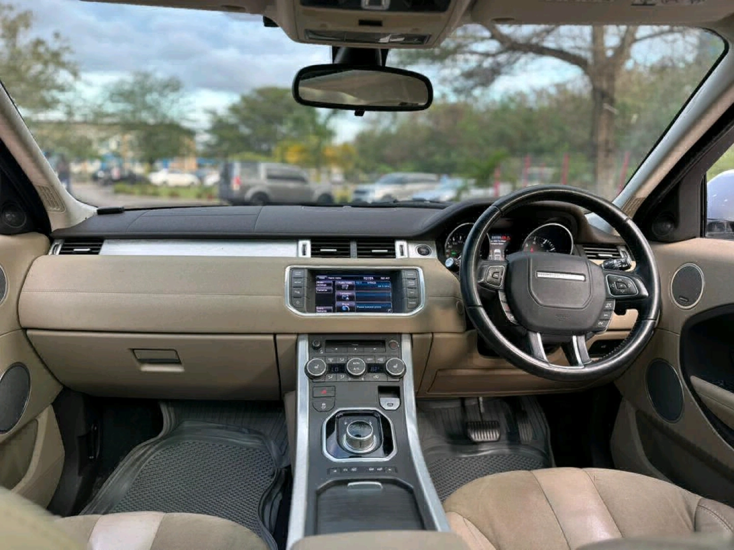 Range Rover Evoque 2013 Model for Sale thumbnail 8