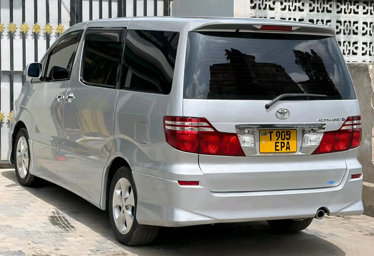 Toyota Alphard 2005 Silver thumbnail 8