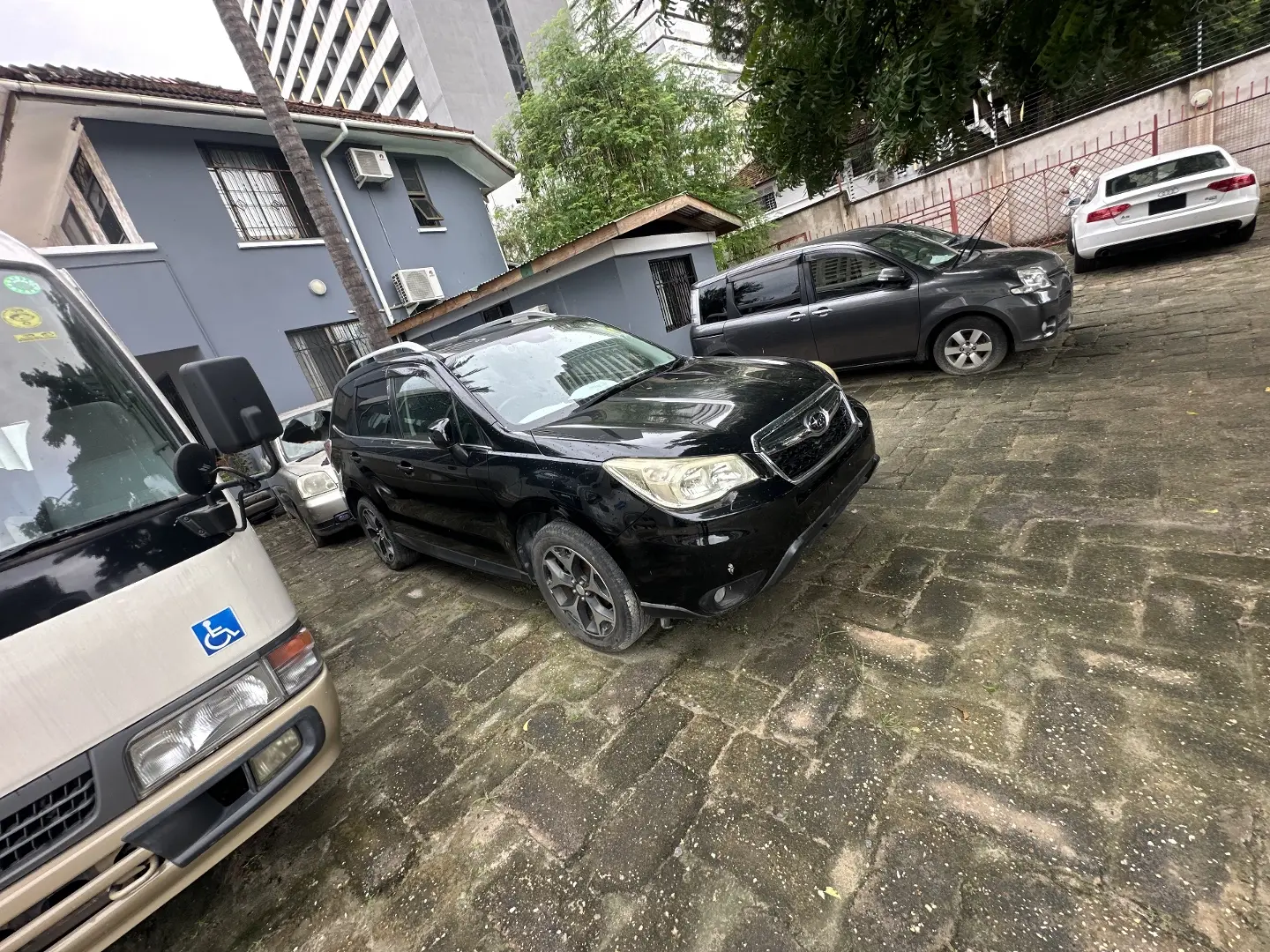 2014 Subaru Forester thumbnail 3
