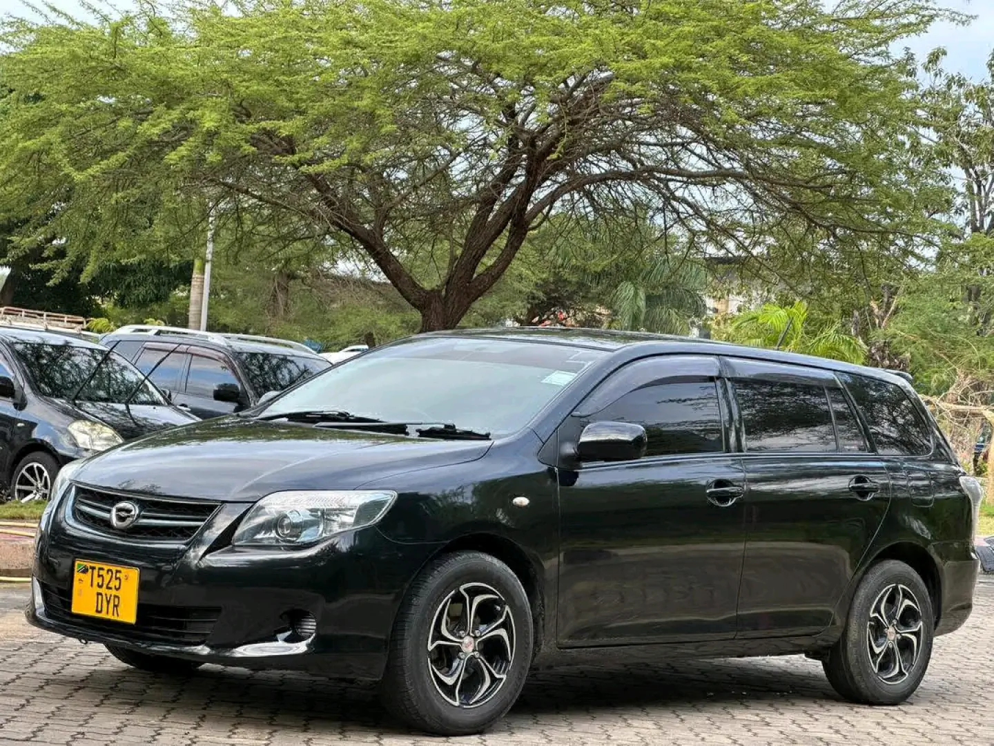 Black Toyota Fielder Sedan/Wagon thumbnail 6
