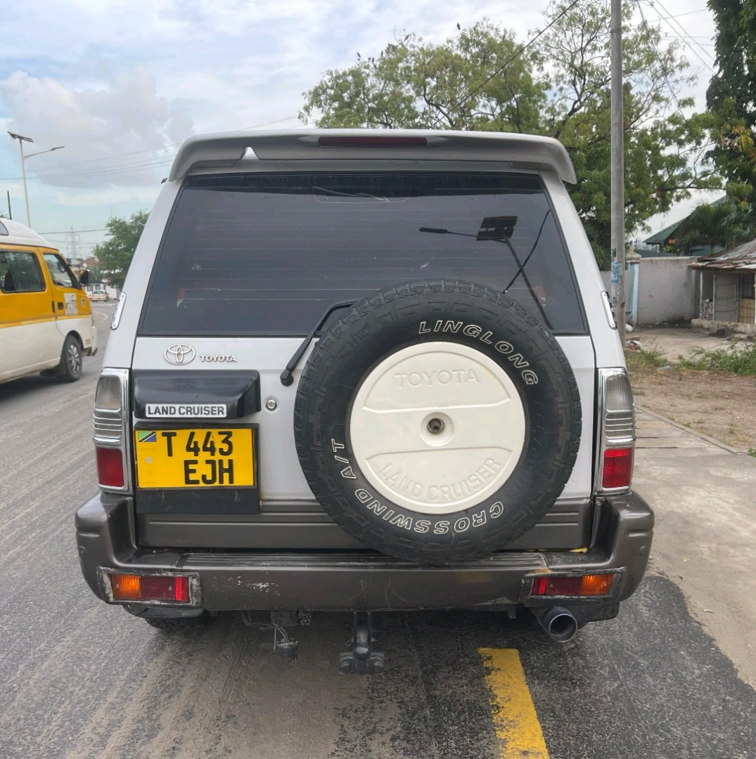 Toyota Land Cruiser Prado Mchaga EJH thumbnail 2