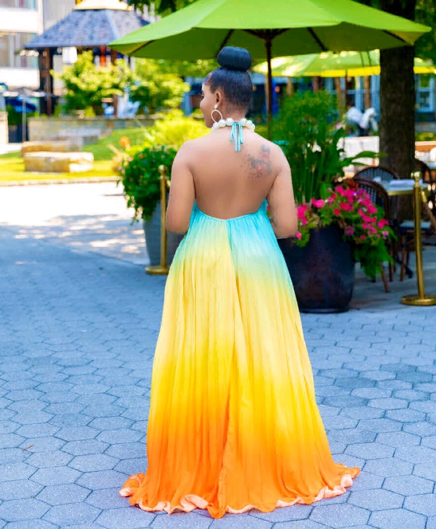 Long Pleated Ombre Halter-neck Dress thumbnail 3