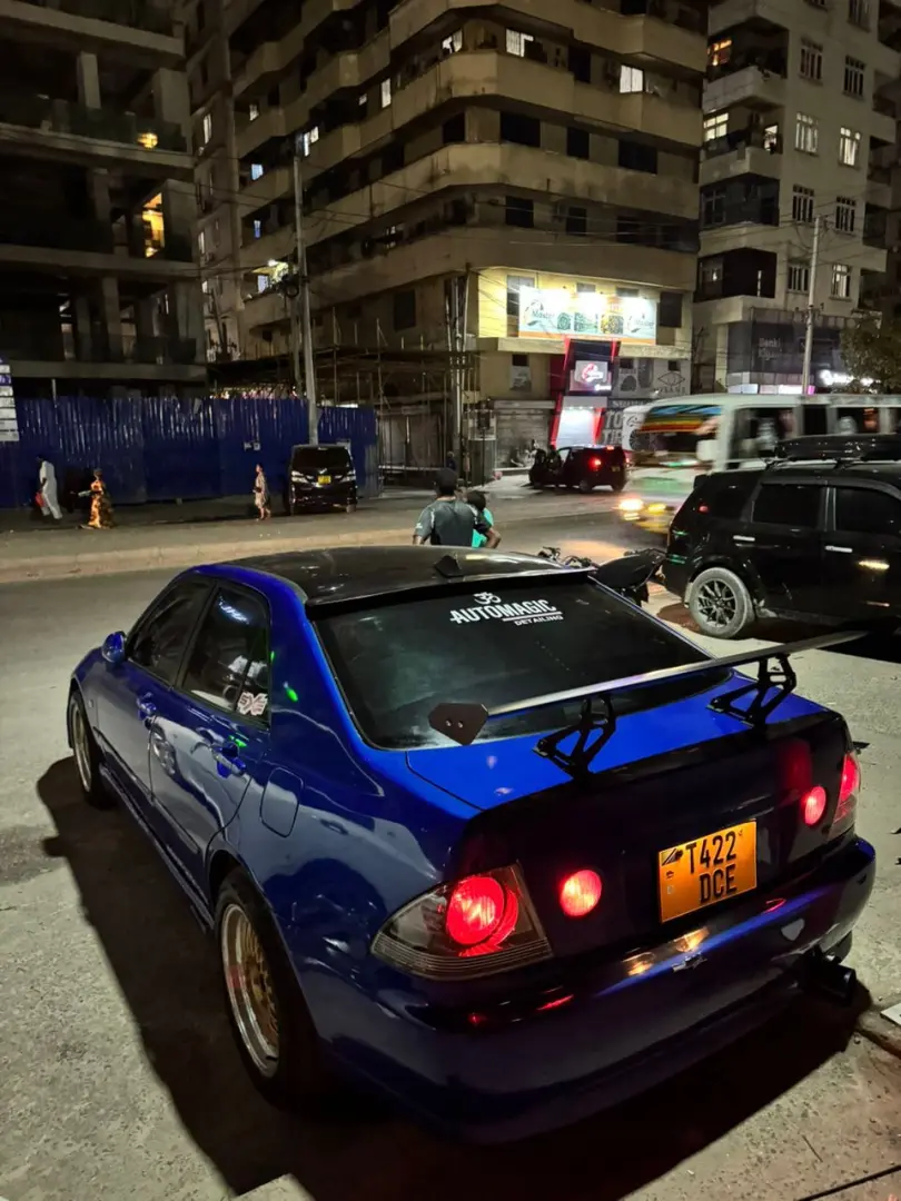 Toyota Altezza thumbnail 2
