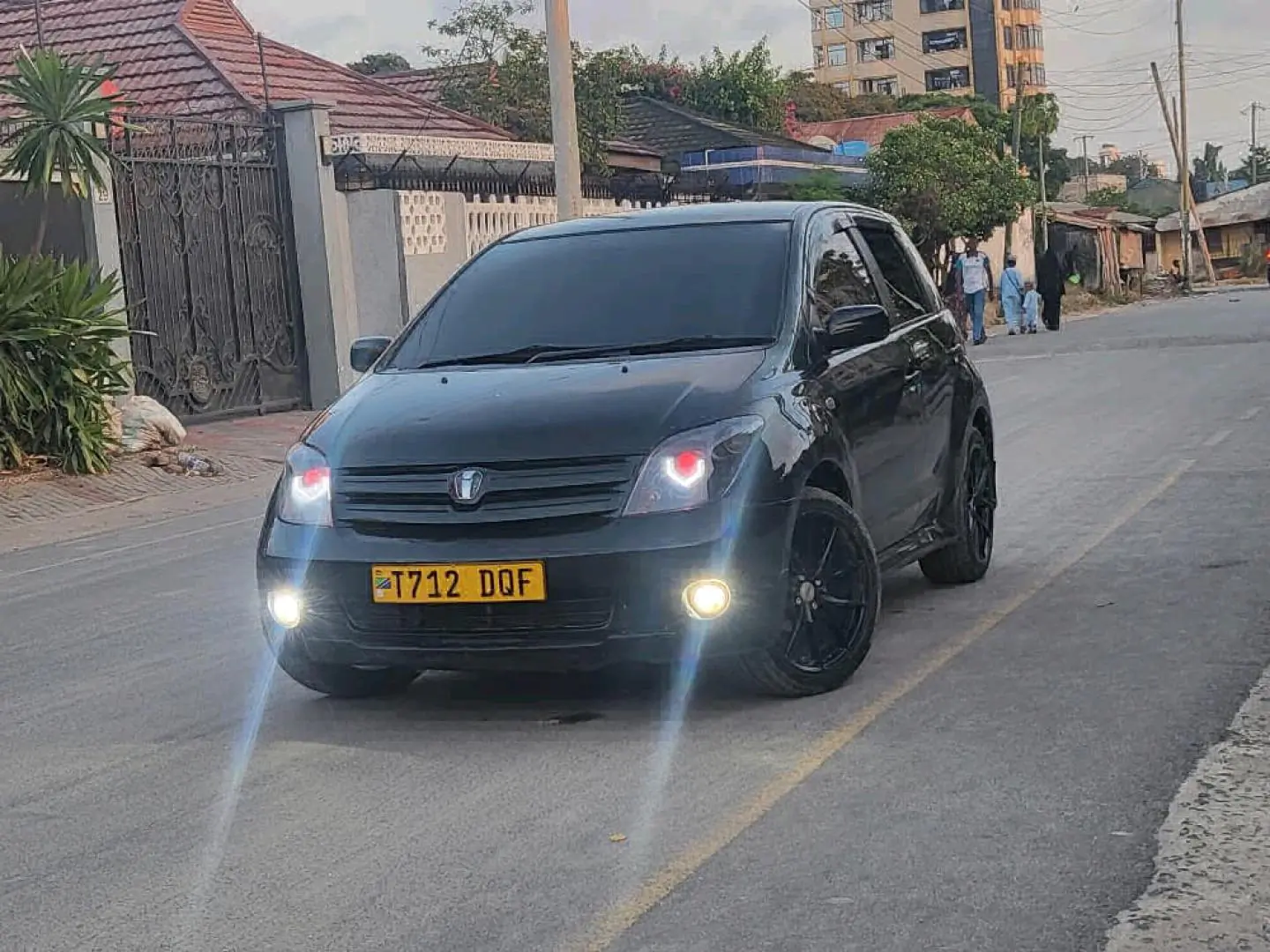 Black 2003 Toyota Ist for Sale