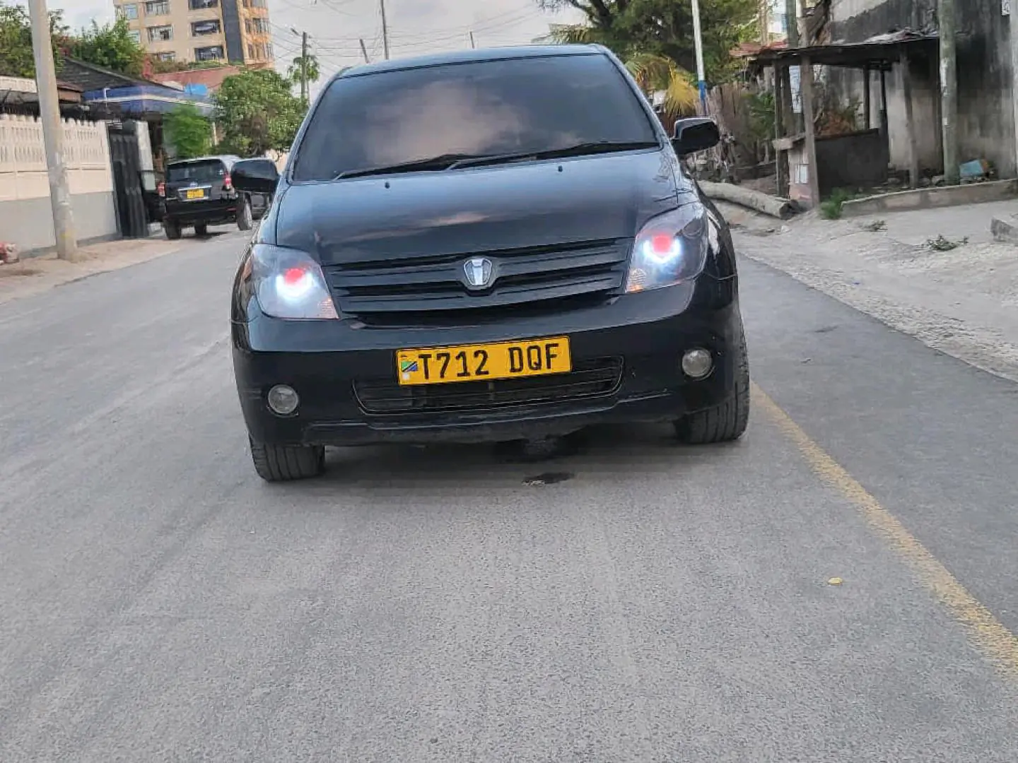Black 2003 Toyota Ist for Sale thumbnail 2