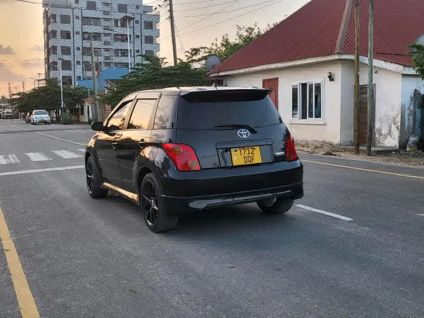 Black 2003 Toyota Ist for Sale thumbnail 4