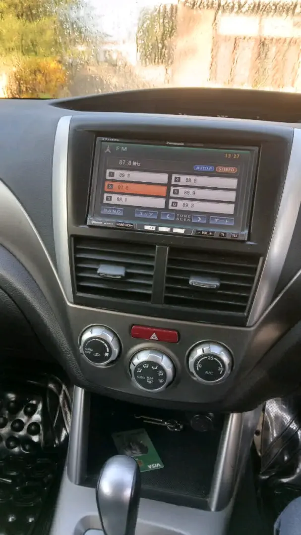 Subaru Forester (Silver) thumbnail 4