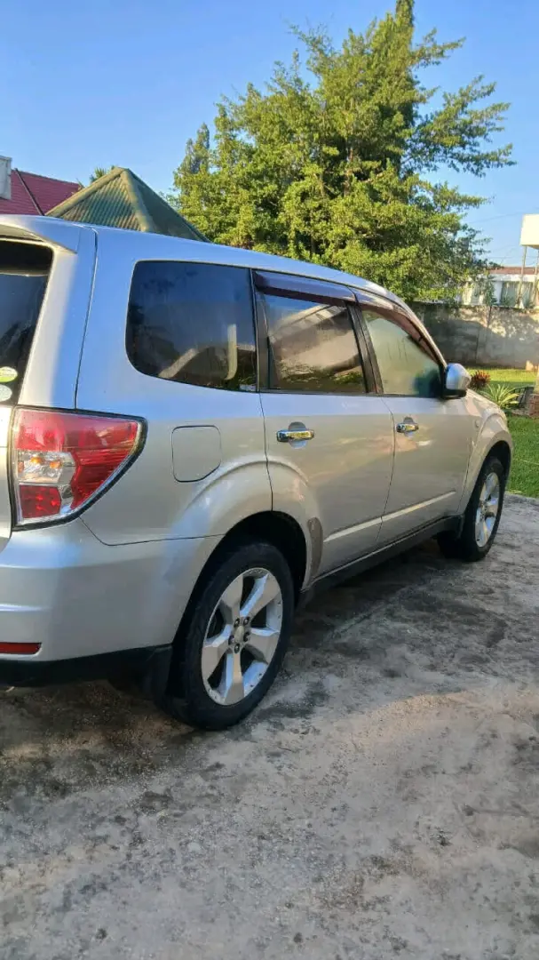 Subaru Forester (Silver) thumbnail 7